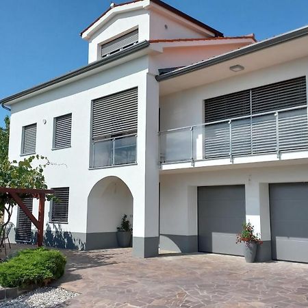 Apartma Nona Roza Zgornje Skofije Exteriér fotografie