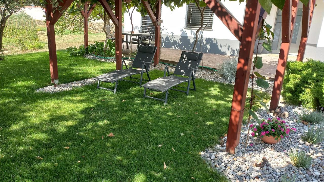 Apartma Nona Roza Zgornje Skofije Exteriér fotografie